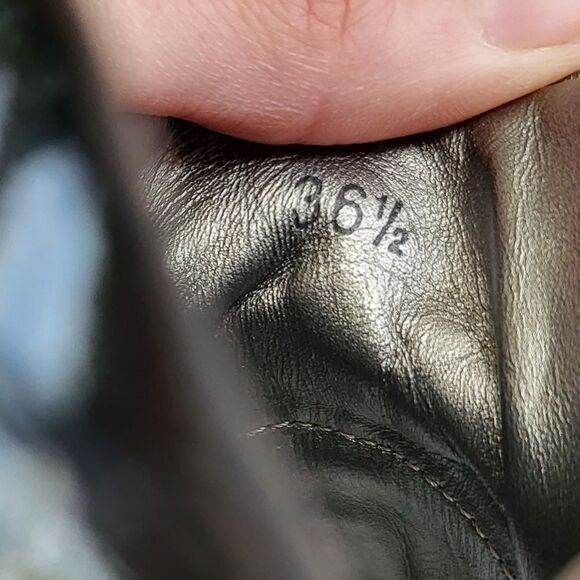 Hogan sneakers size 36 1/2 (us 6.5) - Picture 7 of 15